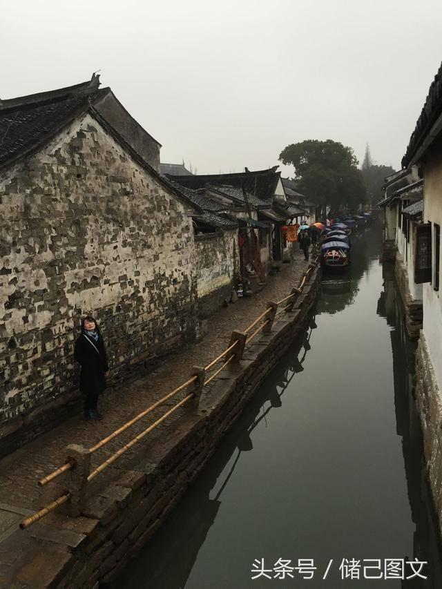 旋转的圆球